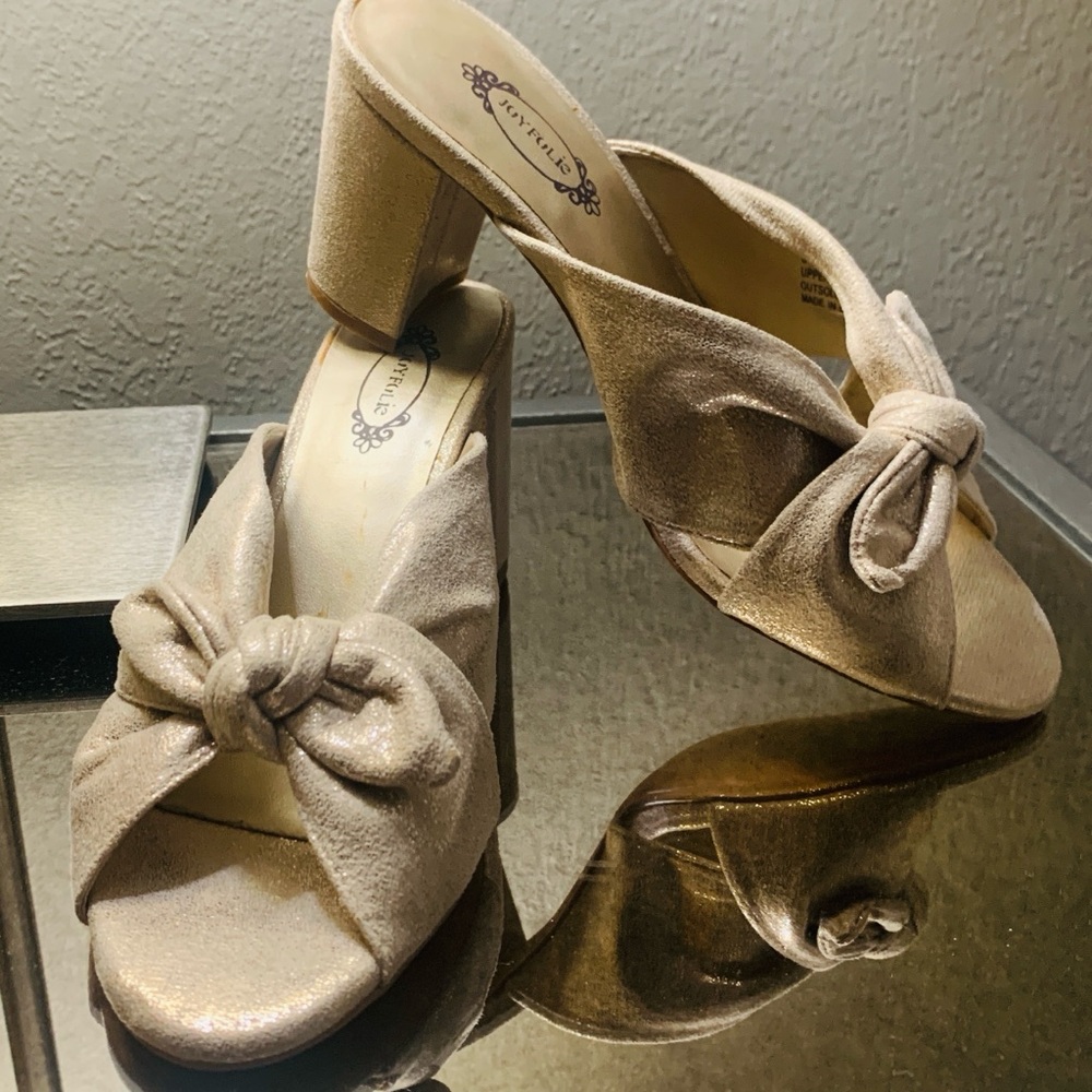 Joy Folie Seychelles Shimmery Champagne Knot Mules